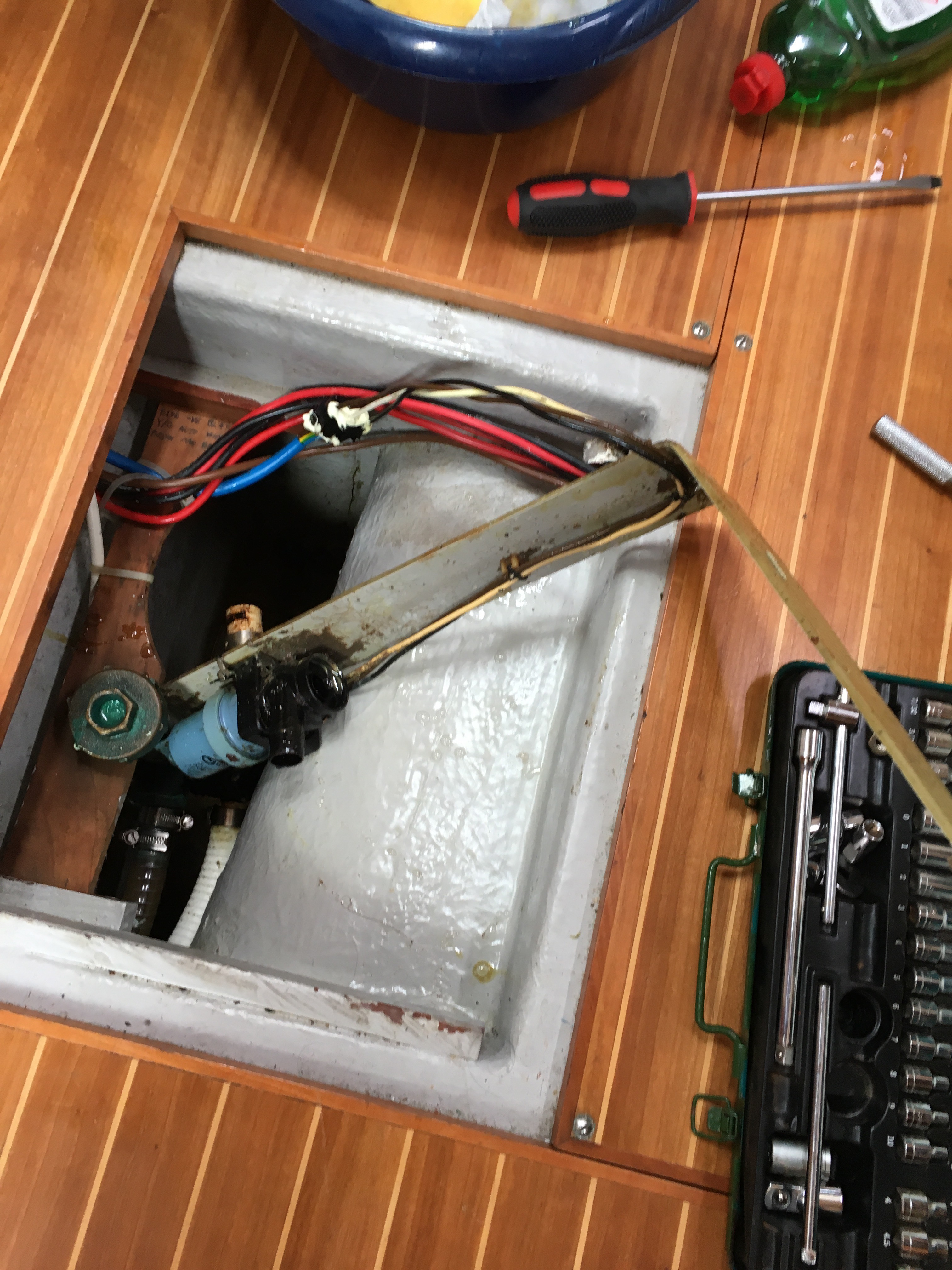 Cleaning the bilge