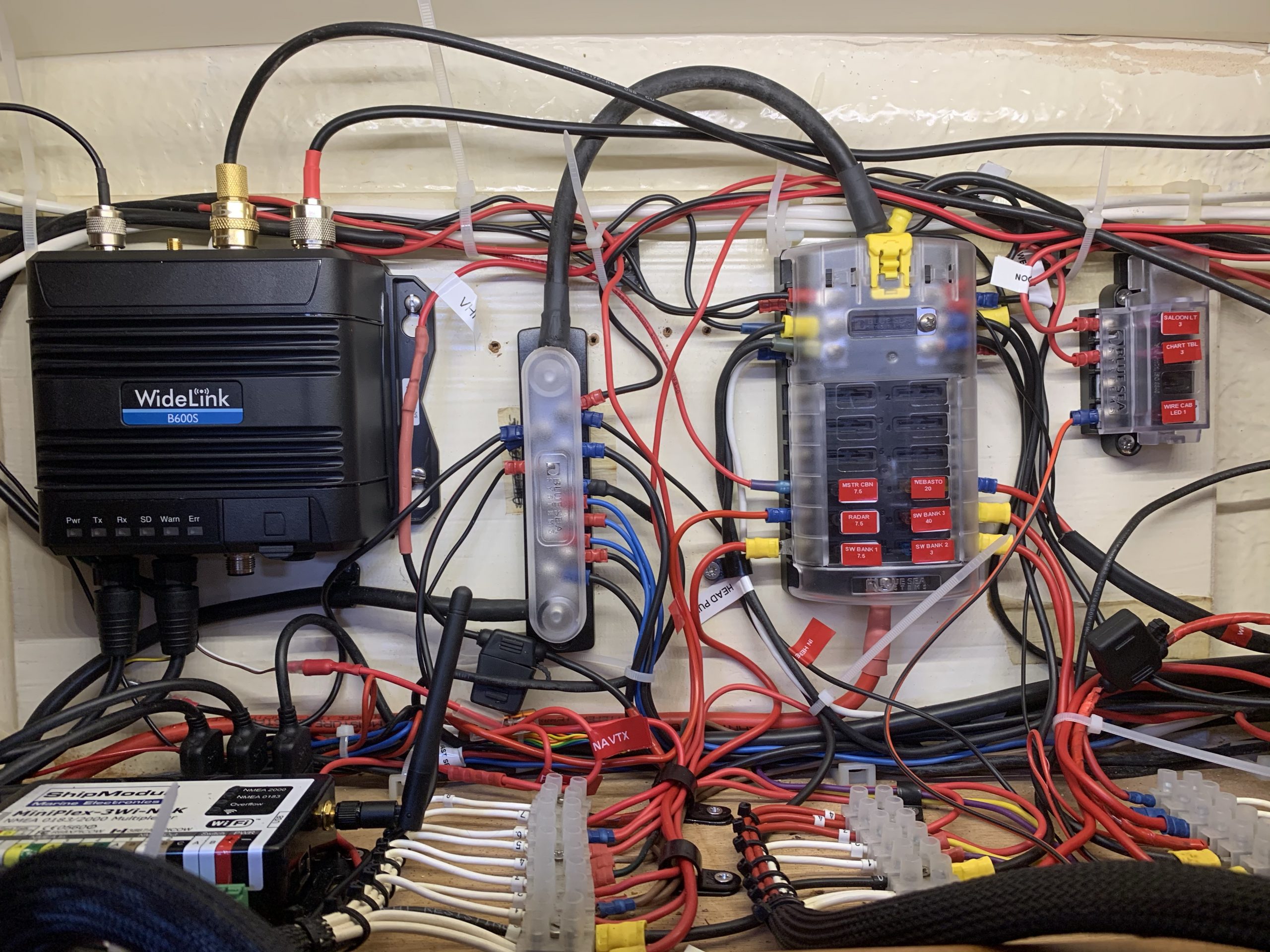 Wiring in the B600s – Saturday